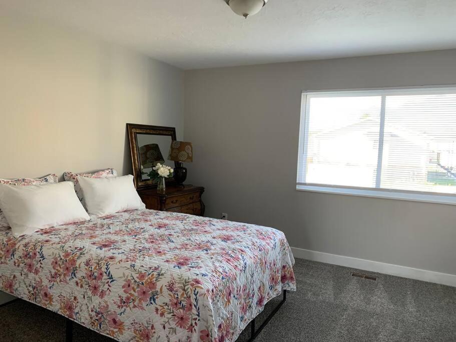 Rooms With A Mountain View Pleasant Grove Экстерьер фото